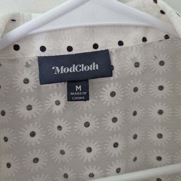 Modcloth Daisy Button Down Front Tie Retro Shirt Top Women's Size Medium - Picture 4 of 5